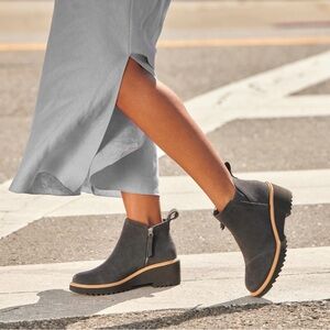 🆕 TOMS Sz 8.5 Maude Wedge Ankle Boot Gray Suede